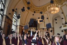 Общо 140 абсолвенти от випуск - 2021 на Медицинския факултет на Софийския университет получиха дипломите си за висше образование
