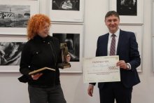 Носителката на Националната награда за фотографско изкуство "Анастас Карастоянов" Нели Гаврилова интерпретира действителността така, както я усеща