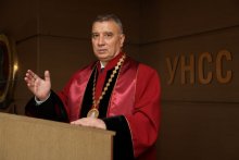 Ректорът на УНСС получи една от най-високите оценки за изпълнение на заложените от МОН политики