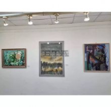 Изложба на художници водолеи е открита в Перник