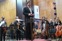 С изтъкнатия музикант Борислав Йоцов Плевенската филхармония откри програмата си за специално подбрана класическа музика през 2022 г.