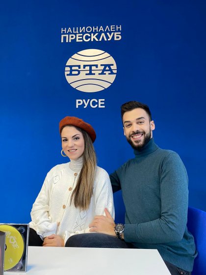 Любовта между оперните солисти Иван и Глория от Русе ражда дует "Аморе" и близначки Любовта между оперните солисти Иван и Глория от Русе ражда дует "Аморе" и близначки