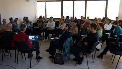 Млади изследователи обменят научни идеи в Центъра за обучение на БАН Млади изследователи обменят научни идеи в Центъра за обучение на БАН