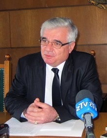 Триетажна вилна сграда на община Плевен, разположена в парк  "Кайлъка", ще бъде обявена за продажба