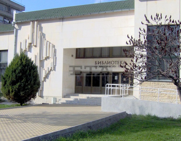 Нова книга за колорита на стария Разград представя регионалната библиотека Нова книга за колорита на стария Разград представя регионалната библиотека