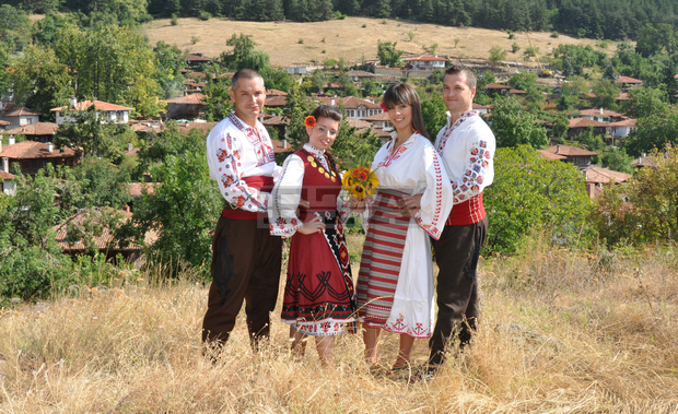 В Жеравна започва Фестивалът на фолклорната носия "Скок във времето" - 2015