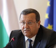 Възможно е работодателите да бъдат компенсирани при изплащане на  обезщетения за пенсиониране,  смята Хасан Адемов