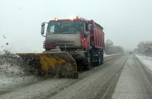 Овладяна е ситуацията с усложнената пътна обстановка в Пернишка област