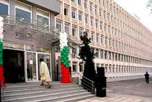 Повече от 11 000 варненци са платили дължимите данъци чрез ПОС-терминалите в офиса на НАП