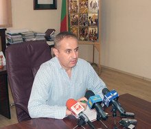 Кметът на Кюстендил Петър Паунов се закани да прекратява договори за предоставяне на пасища, заради случая в Осоговската планина