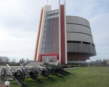 За Трети март Плевенската панорама се обогатява с ново дарение - бронзов паметник в цял ръст на генерал Скобелев