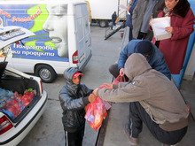 Община Сандански раздаде над 400 пакета с хранителни продукти, дарени от холандска фондация