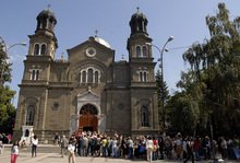 Започва външна реставрация на катедралния храм "Св.св. Кирил и Методий" в Бургас