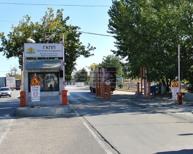 Опит за пренасяне на контрабандни цигари е предотвратен на "Капитан Андреево"