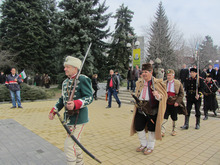Празнично шествие за 3 март премина през центъра на Перник 