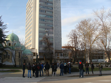 Около 40 перничани протестираха в защита на гранитната настилка на централния градски площад