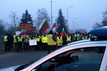 Жители на два русенски кварталапротестираха на пътя Русе-Бяла