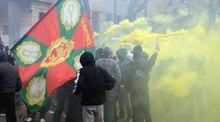 Протестиращите в Пловдив нападнаха с камъни "Джумая джамия" в центъра на града