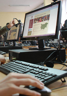 Социални институции от Великотърновска област получиха дарение от компютри, предоставено от депутатите от БСП Мариана Бояджиева и Петър Кънев