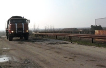 Започна изнасянето на имуществото от бившето поделение в село Телиш, която бе вариант за разкриване на бежански лагер