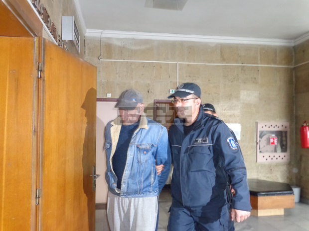 Окръжният съд в Кюстендил наложи мярка за неотклонение "задържане под стража" за мъж, прострелял двама души с незаконна ловна пушка Окръжният съд в Кюстендил наложи мярка за неотклонение "задържане под стража" за мъж, прострелял двама души с незаконна ловна пушка