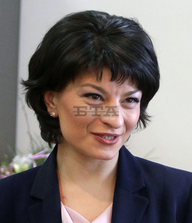 Според депутата Десислава Атанасова управляващите ще наложат с процедурни трикове члeнове на ръководството на ЦИК