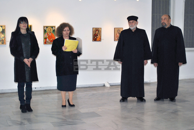 По случай националния празникТрети март в Благоевград открихаизложба на икони