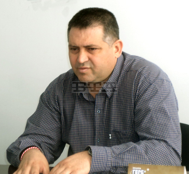 ГЕРБ-Разград подкрепят предложението за осигуряване на собствена базана ПМГ "Акад. Н.Обрешков" ГЕРБ-Разград подкрепят предложението за осигуряване на собствена базана ПМГ "Акад. Н.Обрешков"