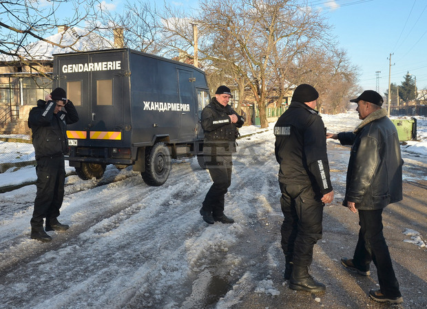 Жандармеристи от Монтана патрулират в малките селища от региона Жандармеристи от Монтана патрулират в малките селища от региона
