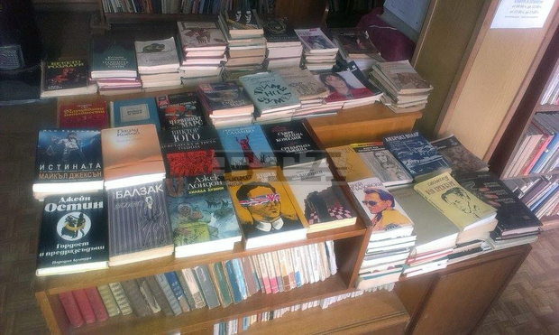 Нови книги са получили всички библиотеки в Павликени Нови книги са получили всички библиотеки в Павликени