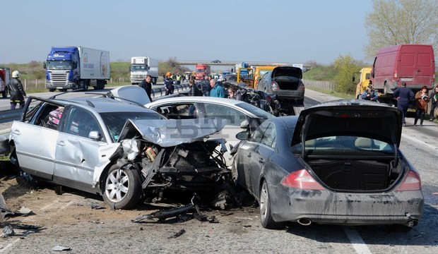 Гъста мъгла и намалена видимост са  най-вероятните причини за  двете верижни катастрофи на АМ "Тракия"