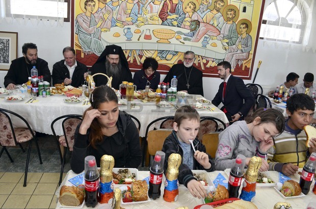Варненският и Великопреславски митрополит Йоан благослови деца от социалните домове в Добрич