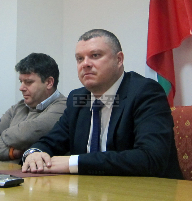 Неделният автопазар в Плевен ще бъде преместен на нов терен от 31 дка между Брестовец и Бохот Неделният автопазар в Плевен ще бъде преместен на нов терен от 31 дка между Брестовец и Бохот