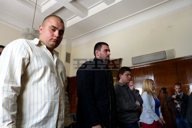 Съдът в Русе даде условни присъди  на шестима души  за изнудване на бизнесмен