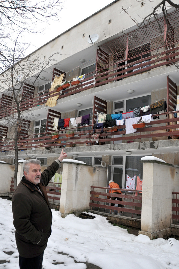 Трима мъже са починали при пожар в Дома за стари хора край Хасково Трима мъже са починали при пожар в Дома за стари хора край Хасково