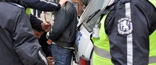 Задържан е младеж от Хасково,  счупил стъклата на  18 автомобила за час