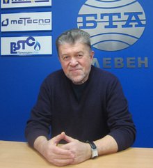 Оперният певец Любомир Дяковски от Плевен се завърна от гастроли в Швейцария, Австрия, Германия и Русия, където е участвал в 61 концерта 