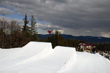 Линия 1 на Фън Парк Пампорово е отворена от утре за скиори и сноубордисти, предпочитащи free style