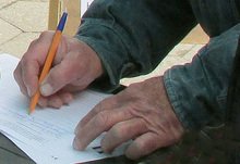 Жители на две населени места искат реорганизация на движението на камиони в района на "Дунав мост"