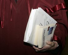 Прокуратурата в Добрич обвини мъж за създаване на порнографски материали с 15-годишна