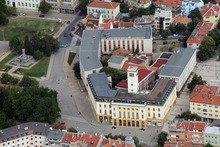 Сливенски граждани направиха палатков лагерс искане за намаляване на възнагражденията на общинските съветници