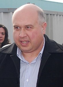 Кметът на Вършец Иван Лазаров подарява книжка на всеки първокласник в общината
