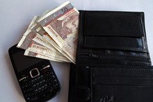 През второто тримесечие на 2014 г. област Благоевград е на предпоследно място по показателя средна брутна работна заплата