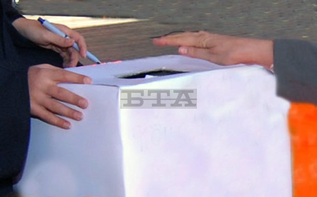 Над 6 хил. лв. събра благотворителният концерт "Да помогнем на Тошко", организиран от абитуриенти в Търговище. Над 6 хил. лв. събра благотворителният концерт "Да помогнем на Тошко", организиран от абитуриенти в Търговище.