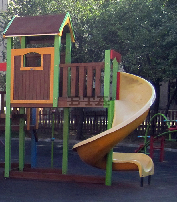 Нови 13 детски и спортни площадки ще бъдат завършени до дни в Благоевград