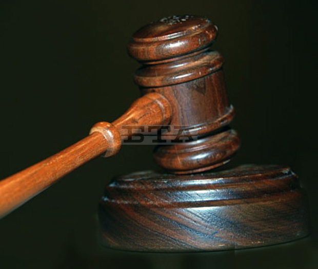 Районната прокуратура в Карлово образува бързо производство срещу жена, ударила полицай