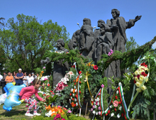 Стотици разградчани се включиха в празнично шествие по случай 24 май