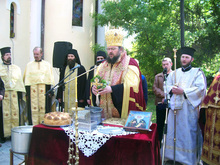 Епископ Григорий отслужи молебен  в Перник