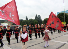 Девет любителски фолклорни  състава се надиграваха  в Перник