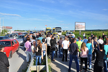 Протестиращи блокираха движението на главен път Е79 край Враца